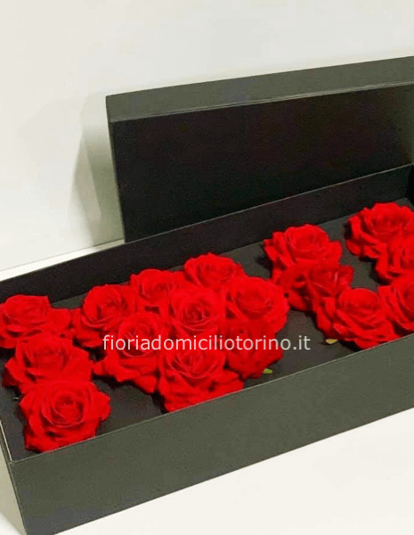 Flower Box I 💗 YOU, con rose rosse e altri fiori di stagione